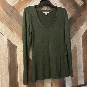 Express One Eleven Long sleeve Top, Size M,